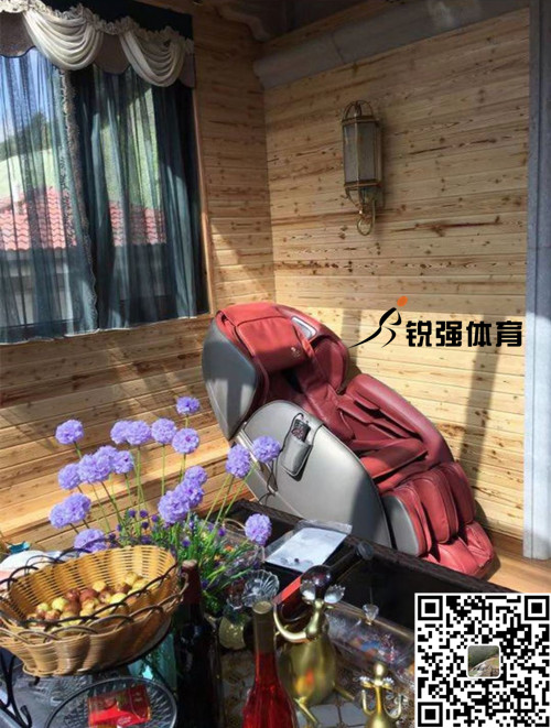 濟南某小區頂樓休閑按摩椅